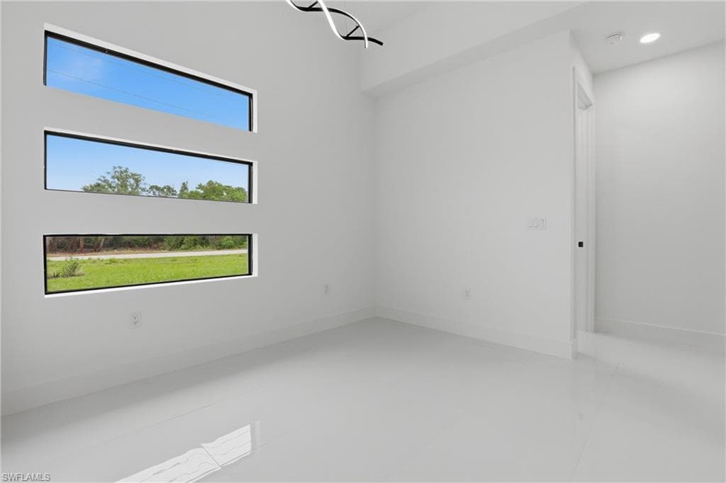 669 Windermere DR-7