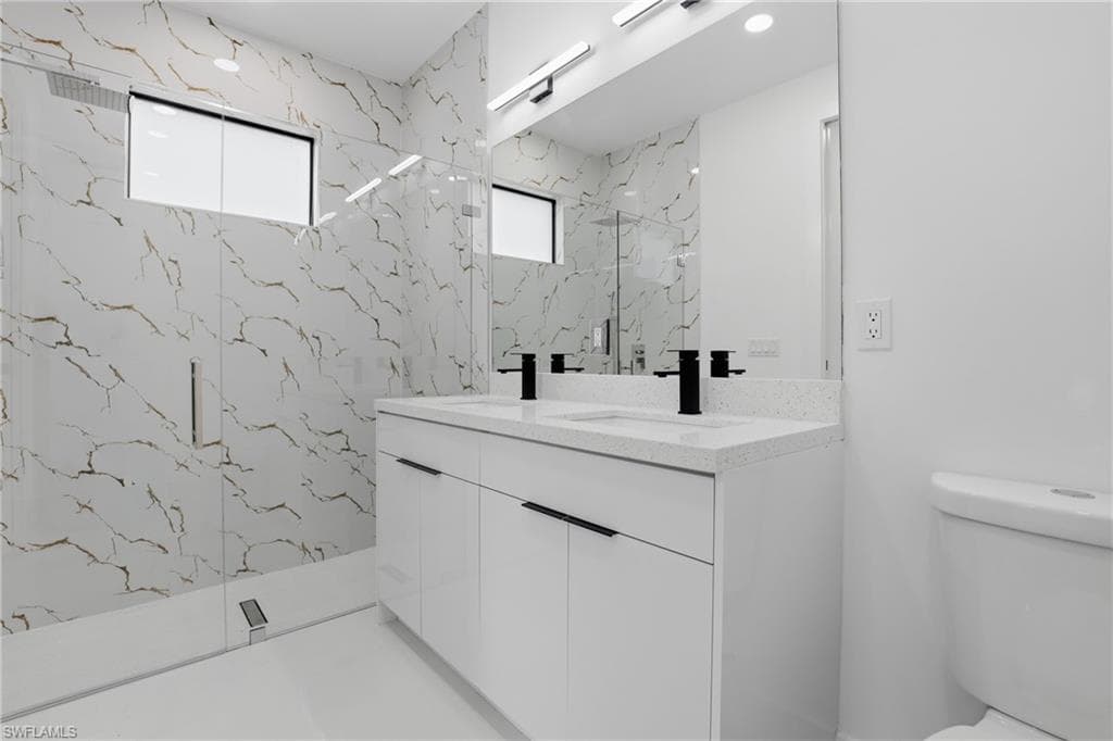 669 Windermere DR-24