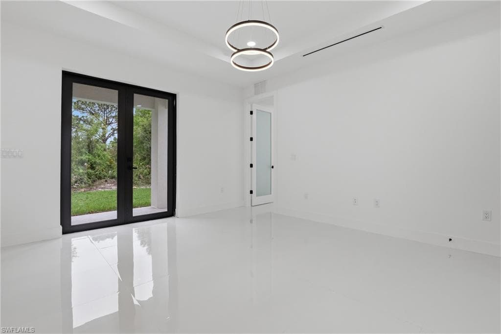 669 Windermere DR-15