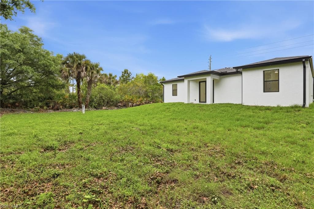 669 Windermere DR-40