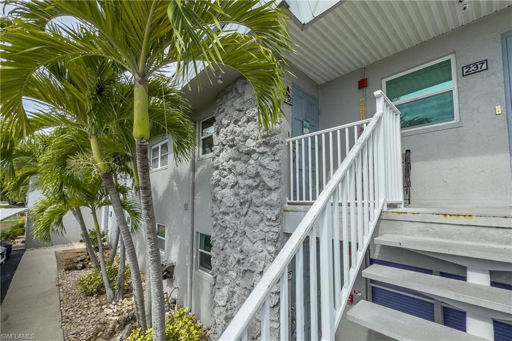 6777 Winkler RD 236-20
