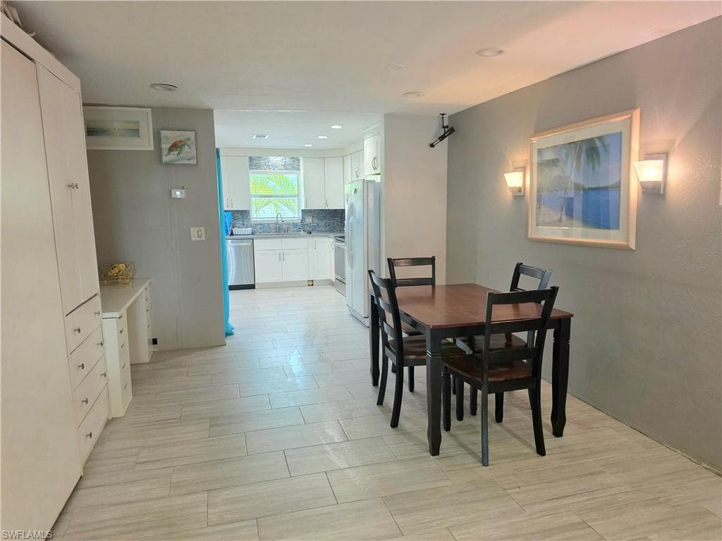 6777 Winkler RD 236-11