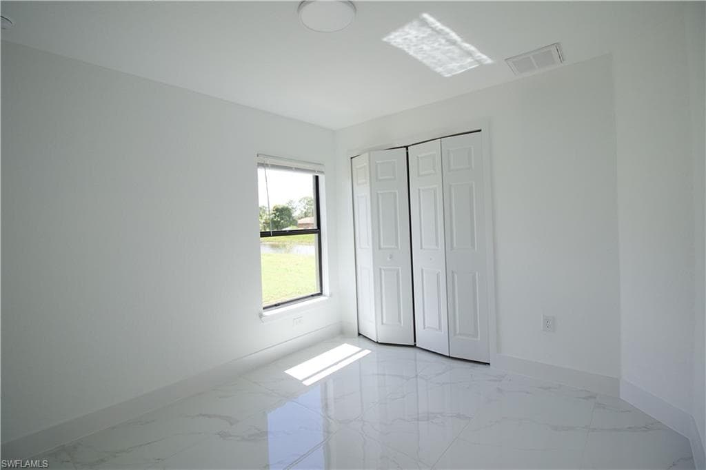 118 Parish DR-14