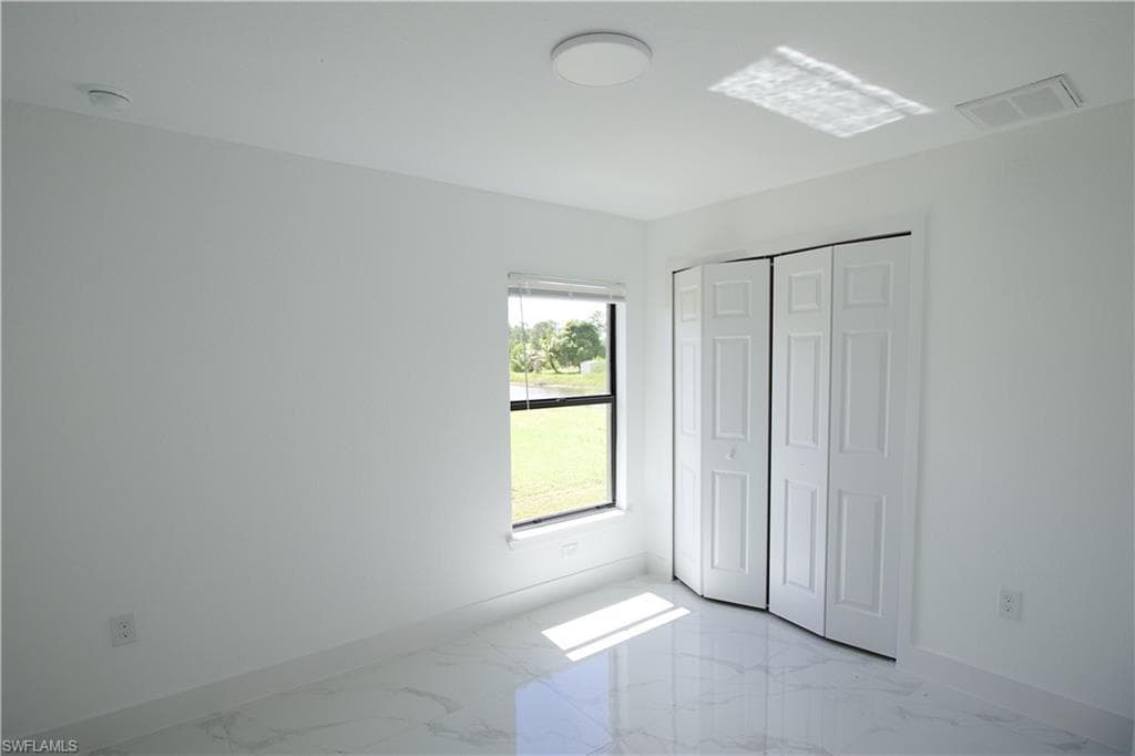 118 Parish DR-19