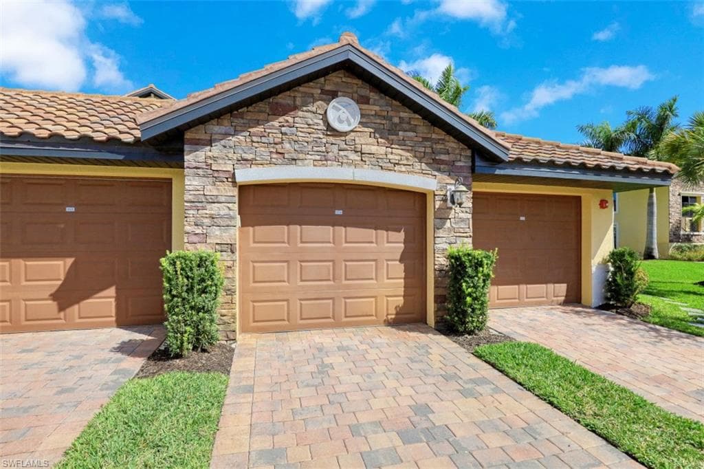 9533 Avellino WAY 2916-2