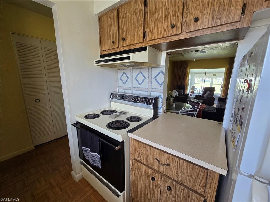634 Joel BLVD-12