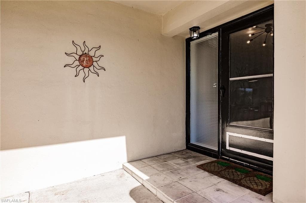 1437 Vendome CT-8