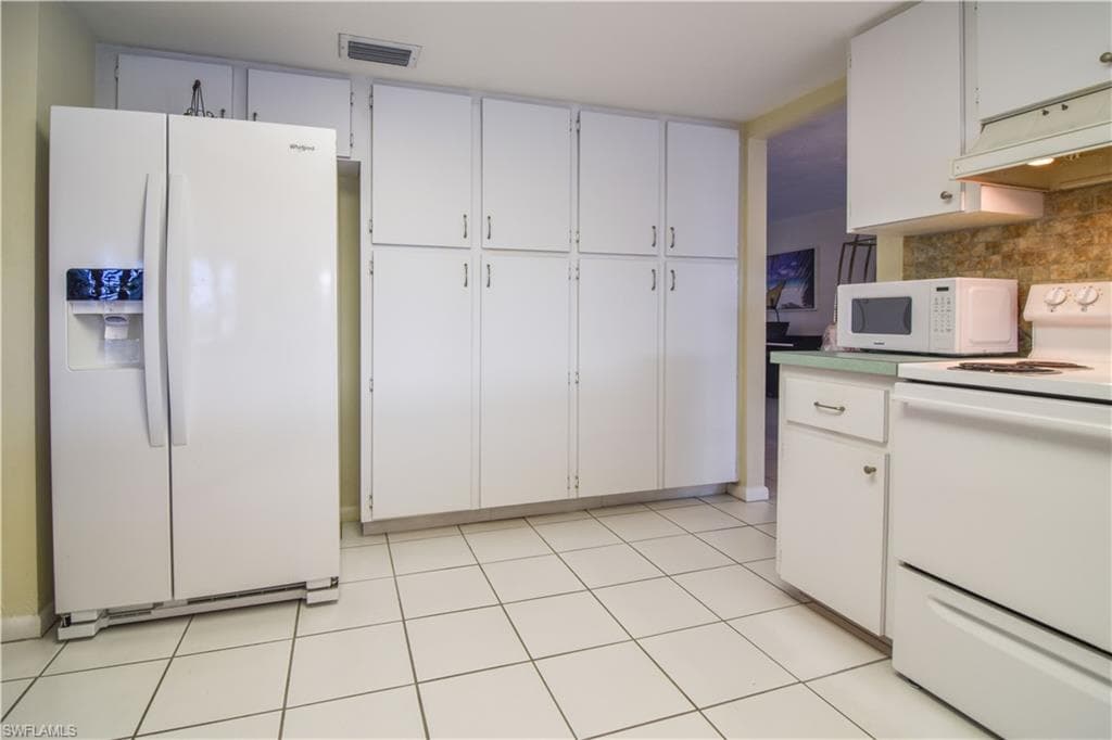 4632 Gulf AVE-24