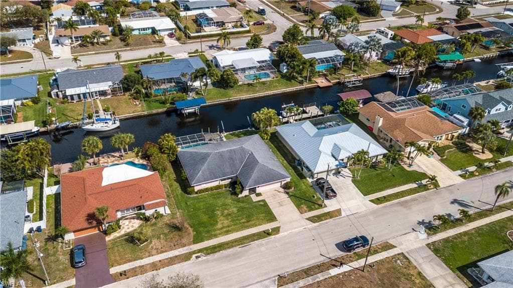 4632 Gulf AVE-10