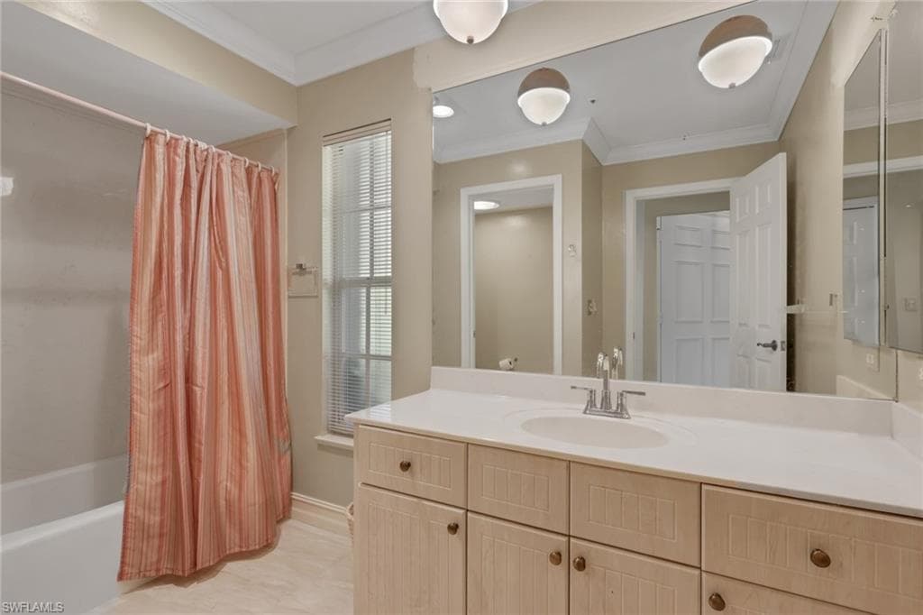 219 Monterey DR-19