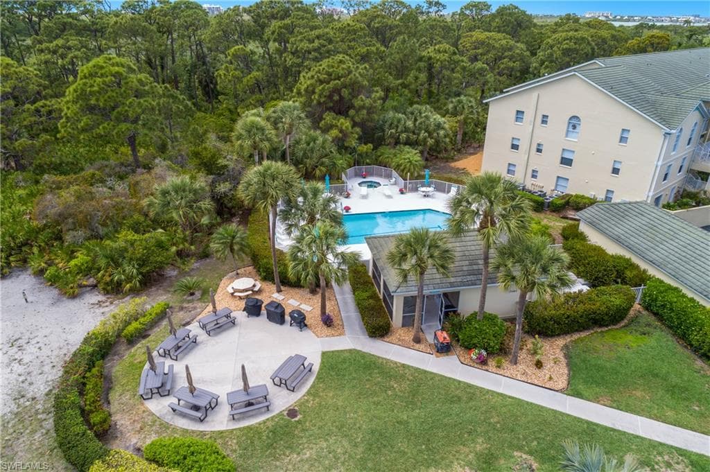 15475 Cedarwood LN 203-30