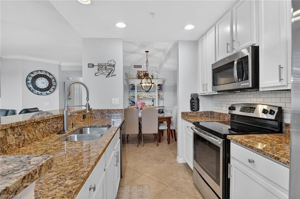 9513 Avellino WAY 2014-27