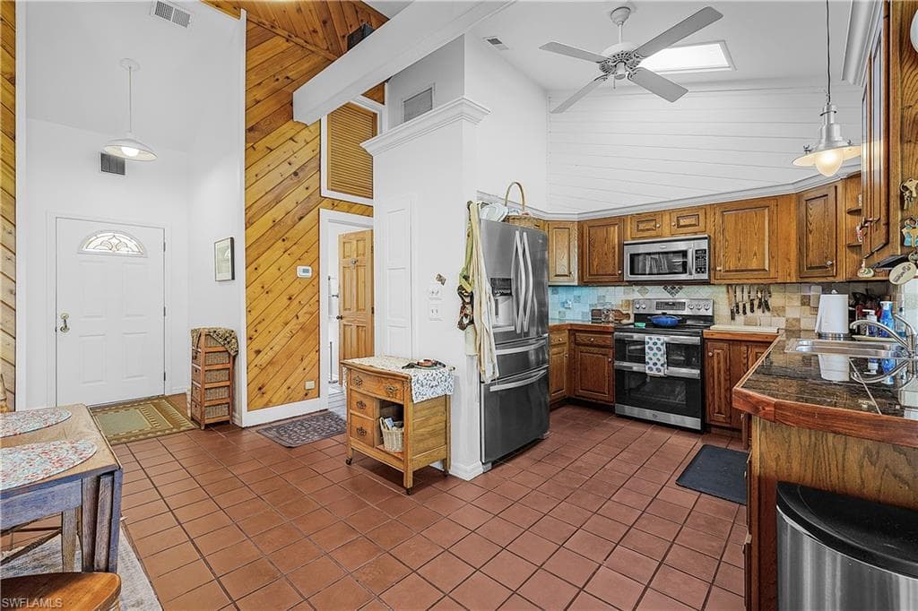 16353 Buccaneer ST-12