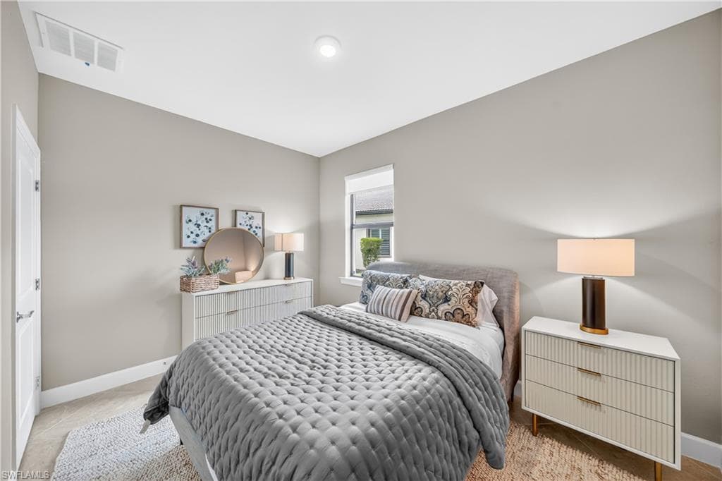 19649 Aqua View LN-17