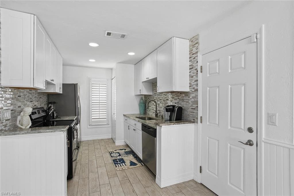 534 96th AVE N-4