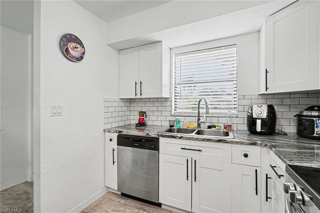 2208/2210 Iris WAY-10