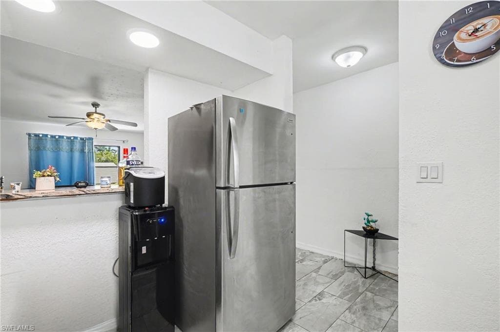 2208/2210 Iris WAY-11