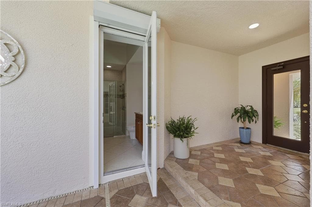 2844 Coco Lakes DR-28