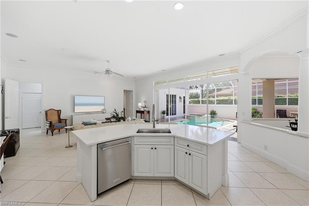 2844 Coco Lakes DR-9