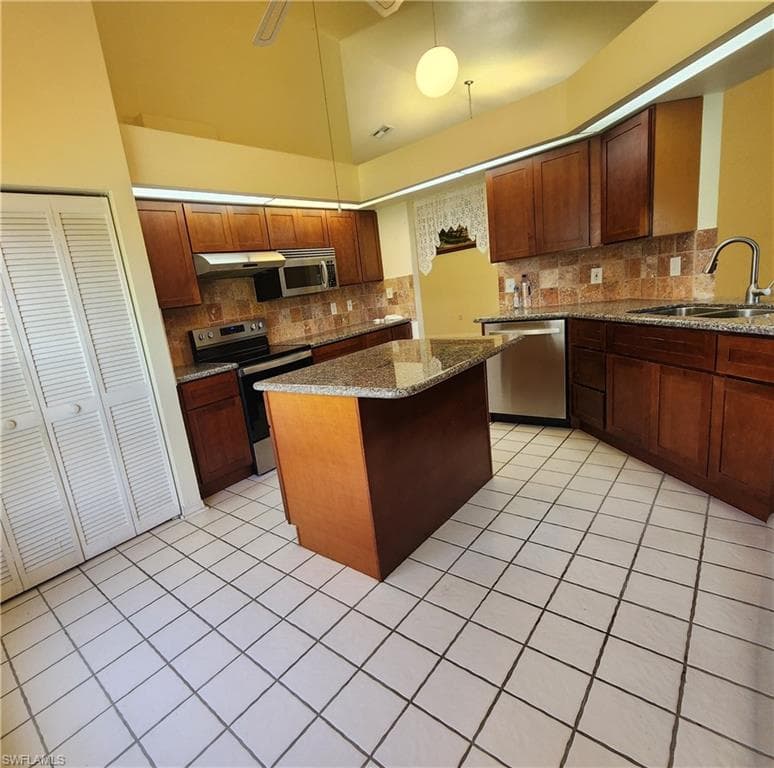 17264 Oriole RD-8