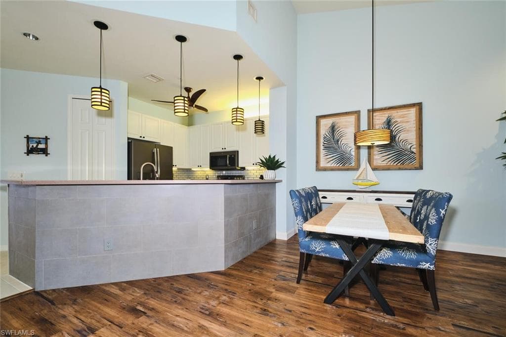 15256 Riverbend BLVD 202-4