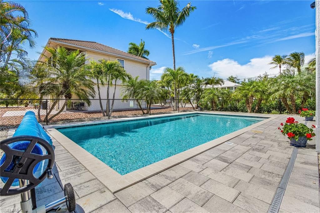 5691 Marimin DR-32