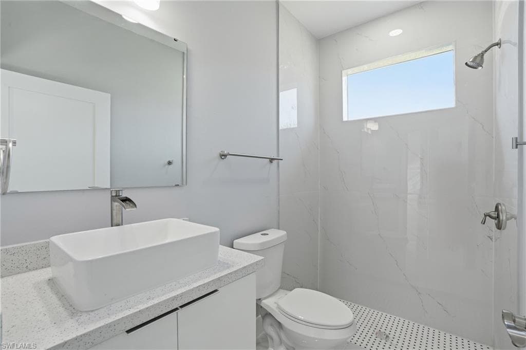 431 Palmyra AVE-26