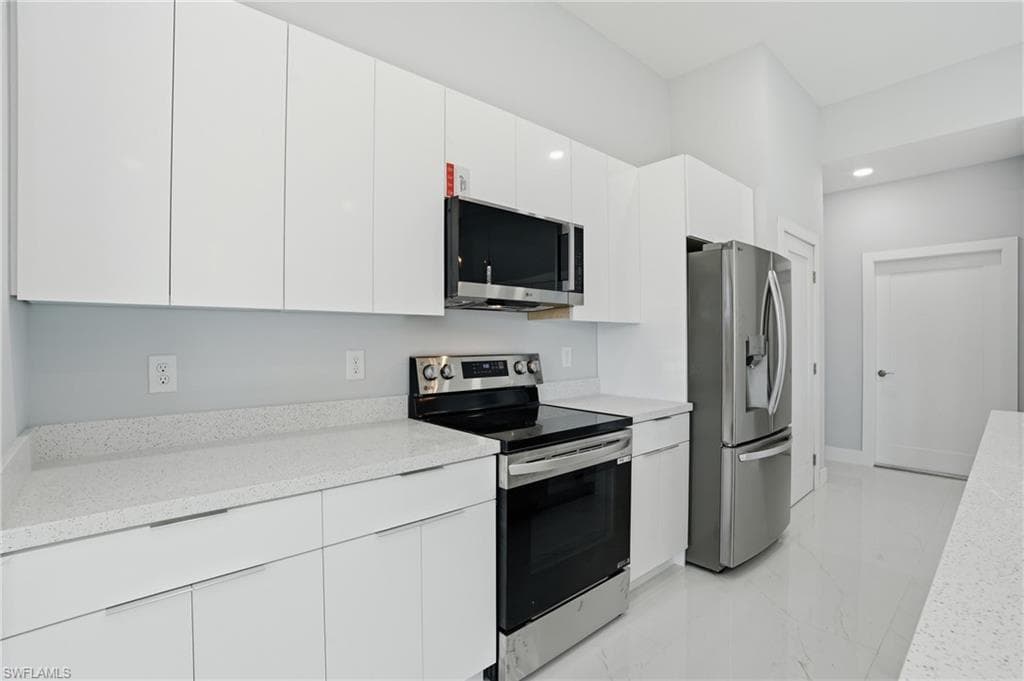 431 Palmyra AVE-10