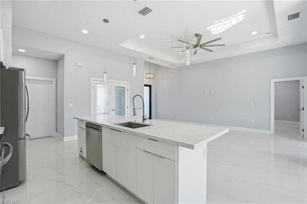 431 Palmyra AVE-11