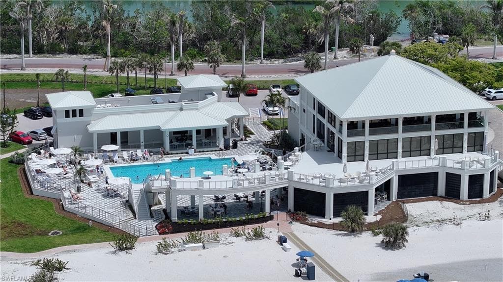 260 Barefoot Beach BLVD 304-21