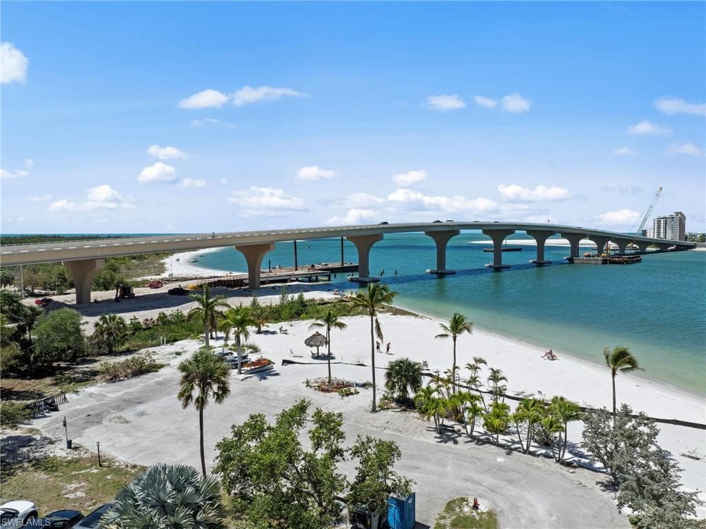 8701 Estero BLVD 507-32