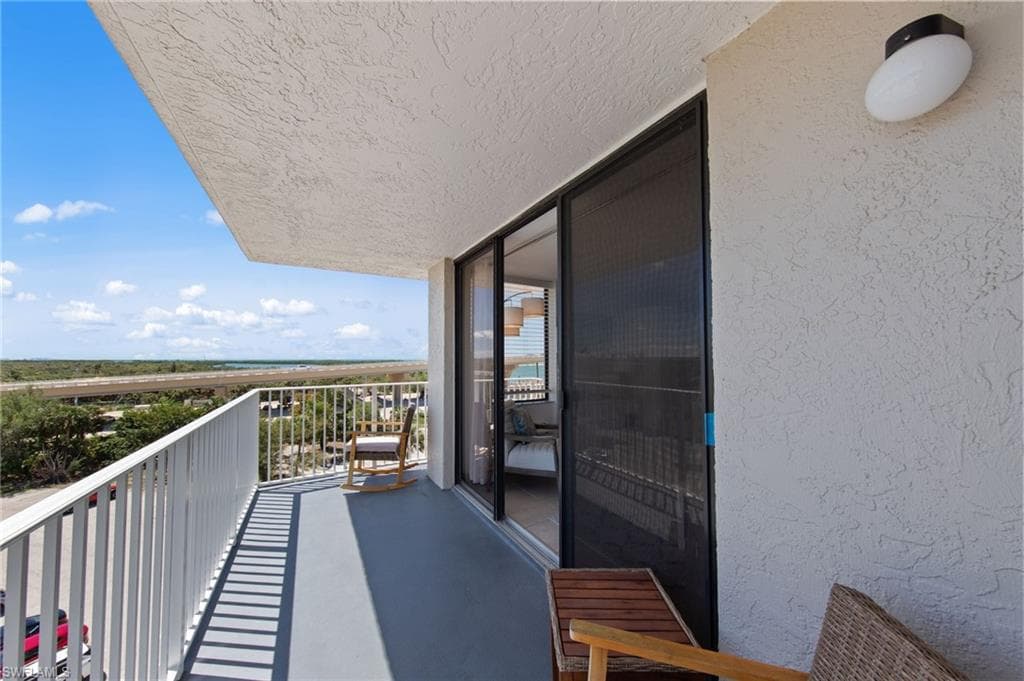 8701 Estero BLVD 507-14