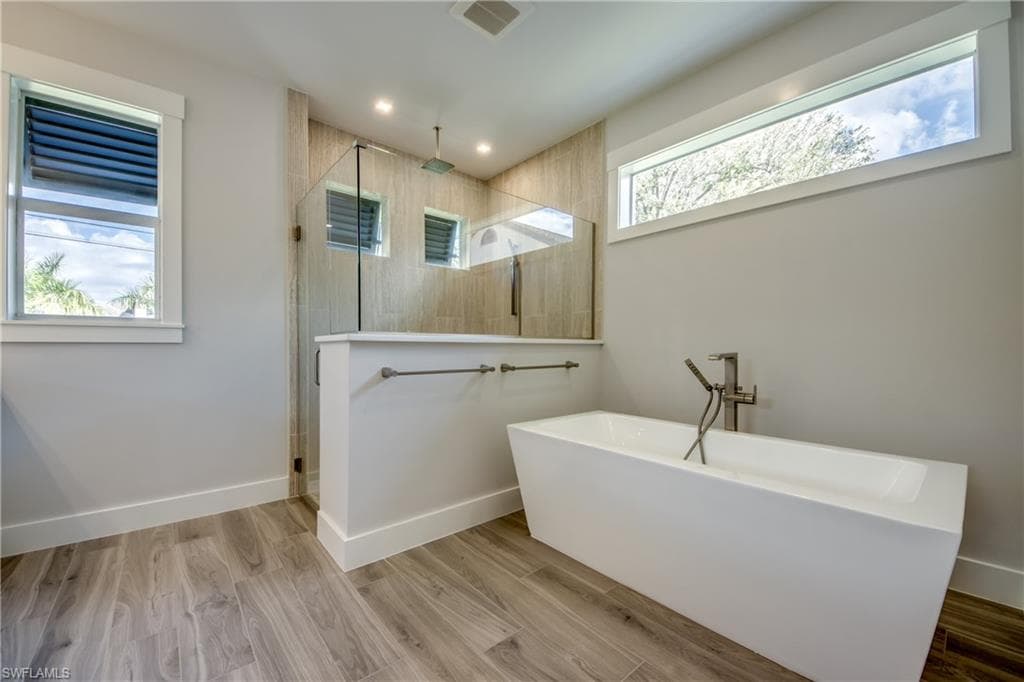 5125 Avalon DR-20