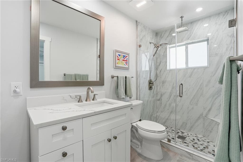8009 Lagoon RD-32