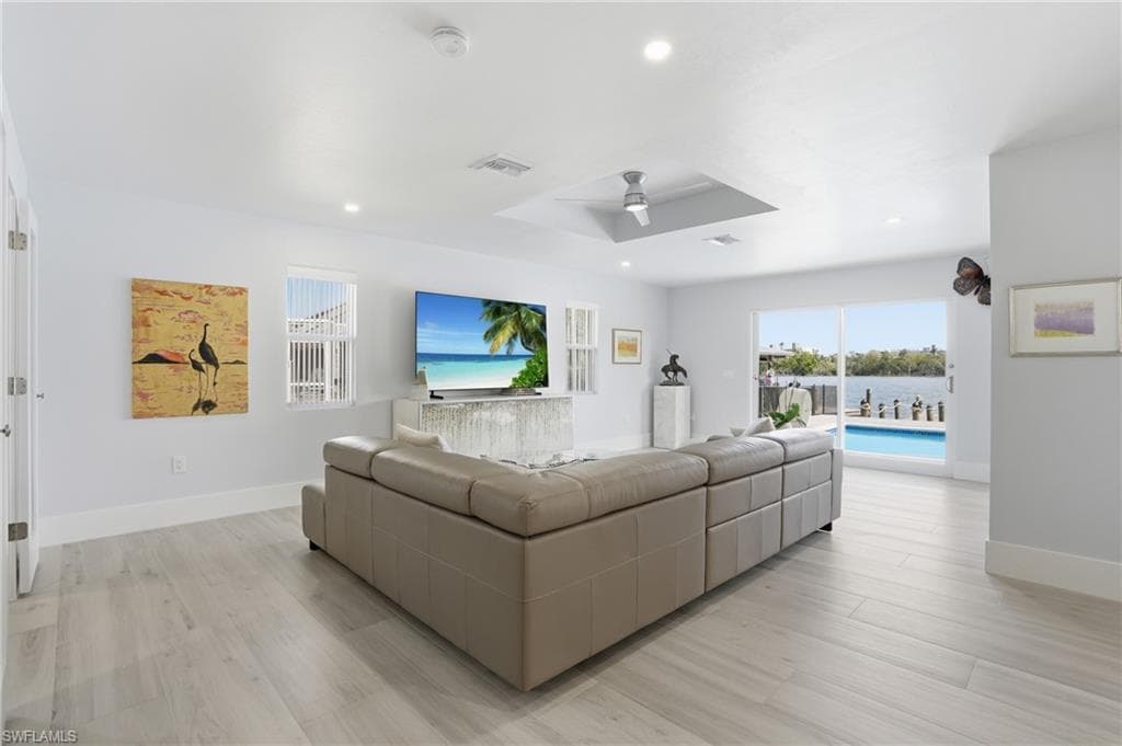 8009 Lagoon RD-15