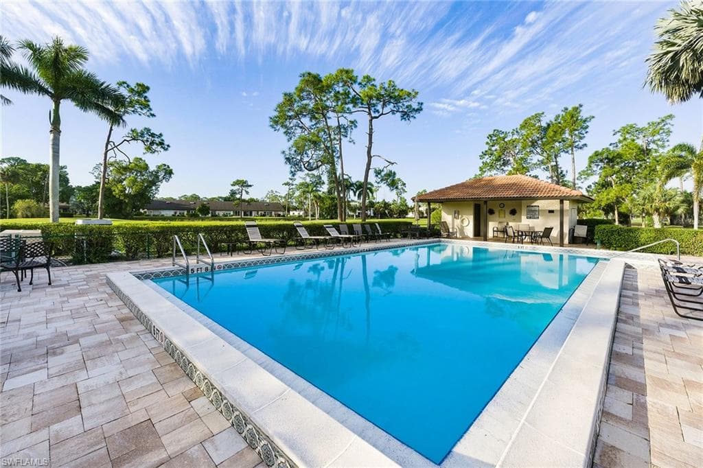 646 Augusta BLVD-42
