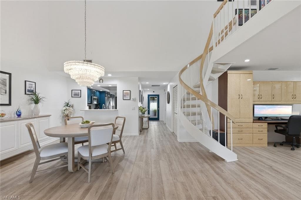 646 Augusta BLVD-12