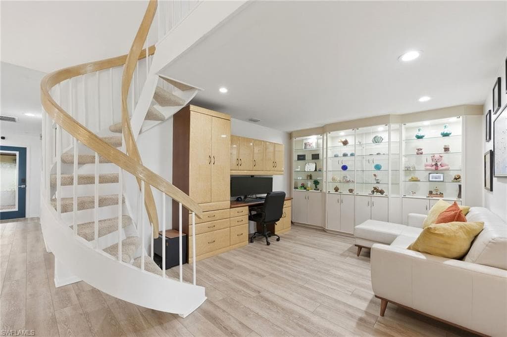 646 Augusta BLVD-20