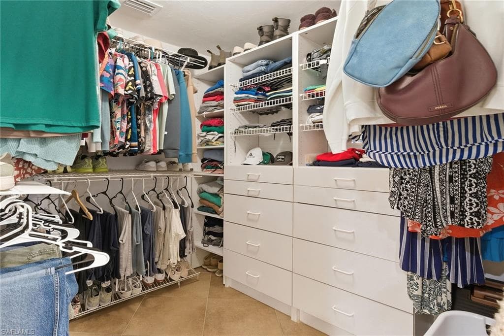 646 Augusta BLVD-29