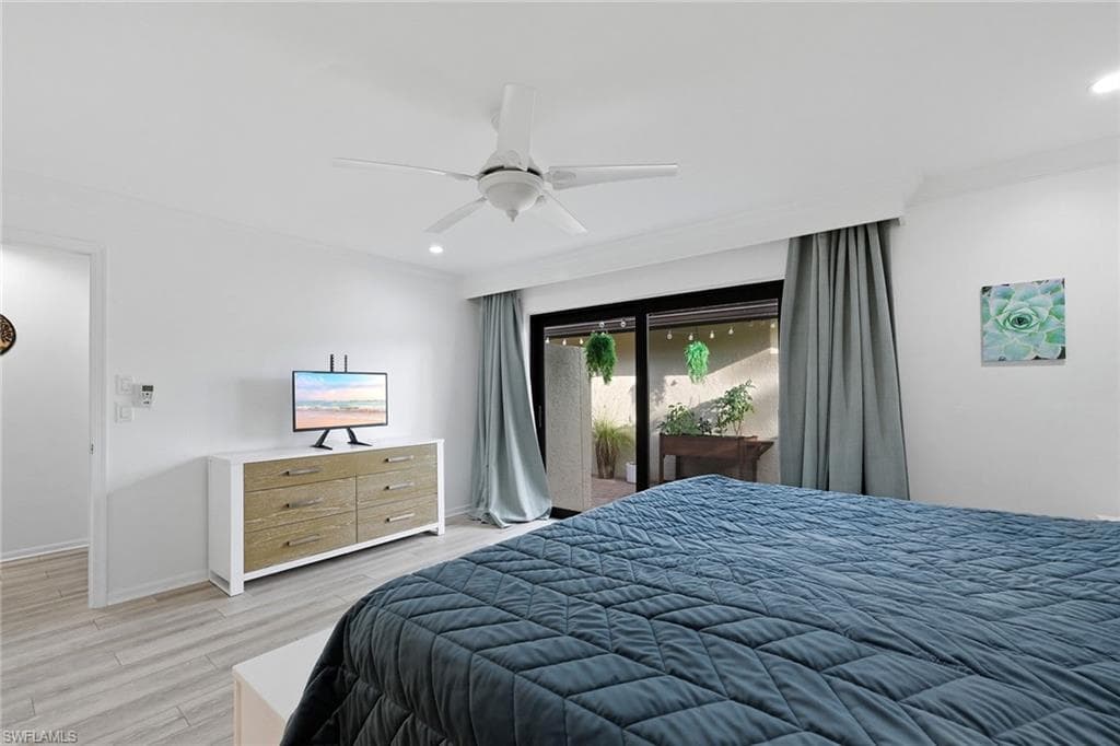 646 Augusta BLVD-25