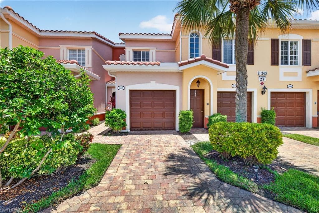 20265 Royal Villagio CT 107-1