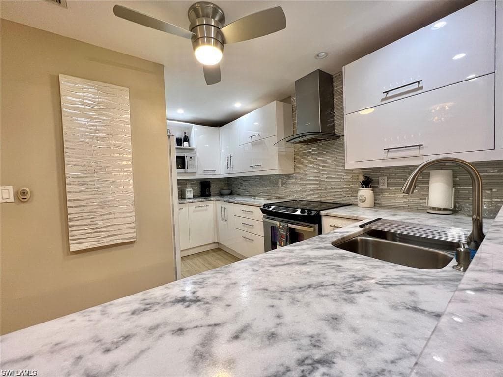 1120 Sarah Jean CIR B205-16