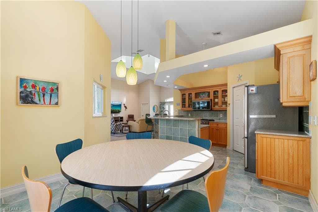 27130 Flamingo DR-7