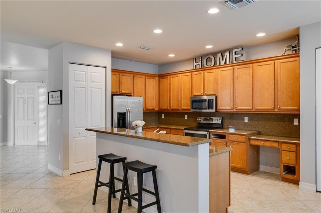 10519 Winged Elm LN-8