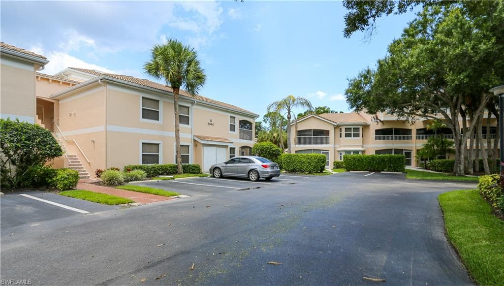 1044 Woodshire LN B203-34