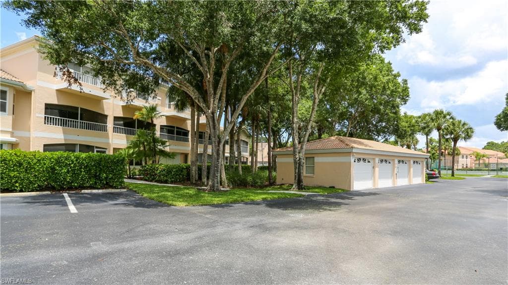 1044 Woodshire LN B203-37
