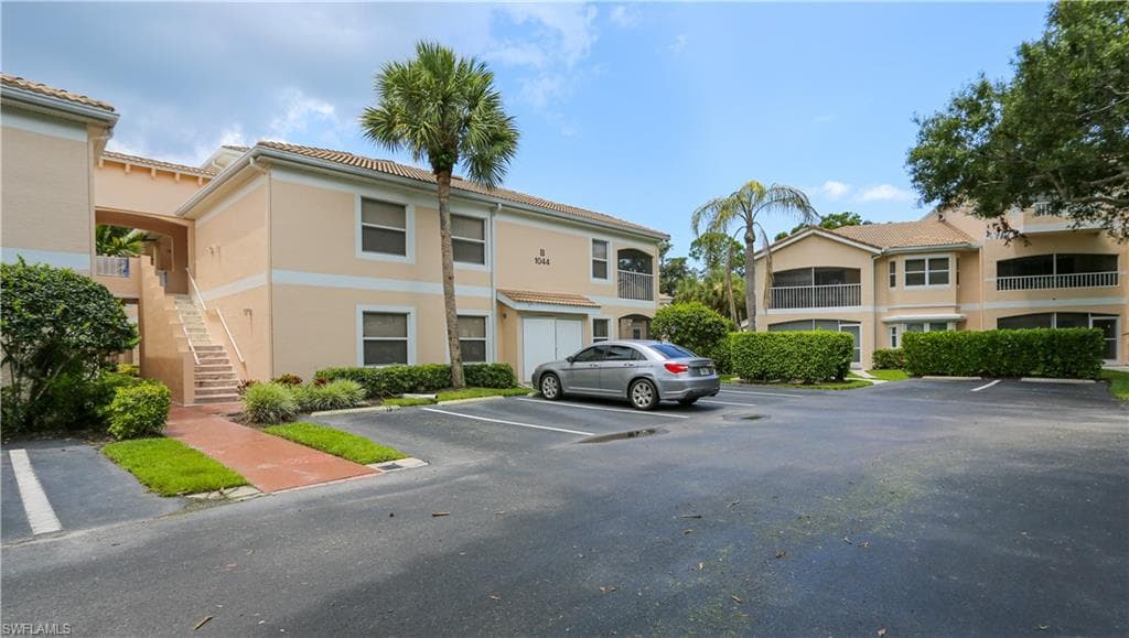 1044 Woodshire LN B203-35