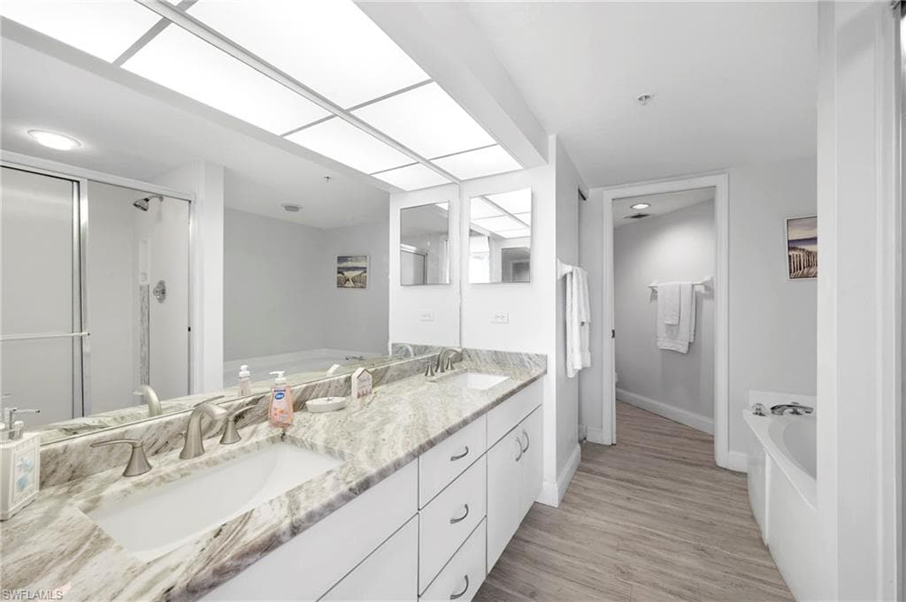 4745 Estero BLVD 104-17