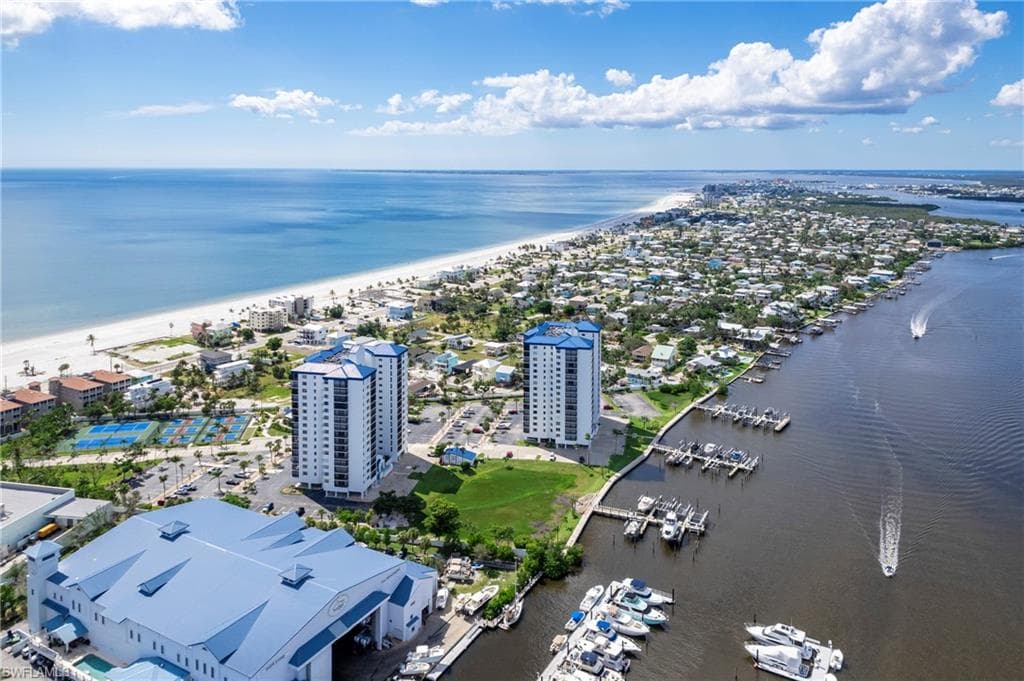 4745 Estero BLVD 104-12