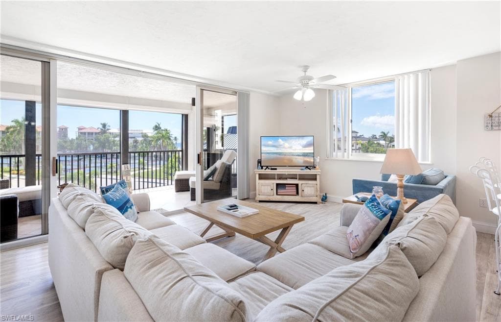 4745 Estero BLVD 104-3